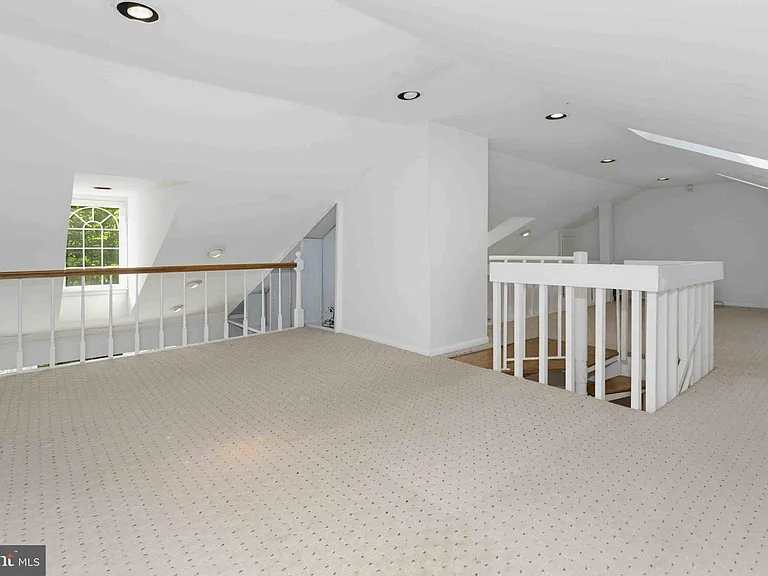 1268 Rydal Rd — Photo 32
