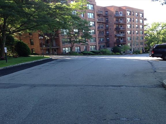 4th image of 117 S Highland Ave