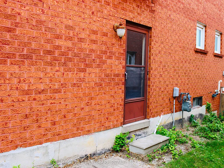121 Harmonia Cres — Photo 6