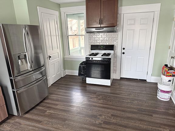 5th image of 340 N Wright St