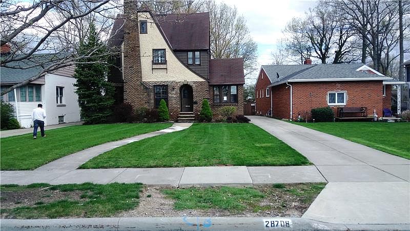 1st image of 28708 Cresthaven Dr
