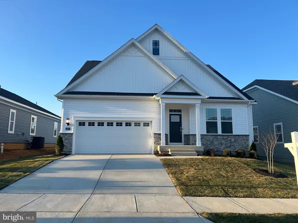 5377 Canyonlands St, White Plains, MD 20695