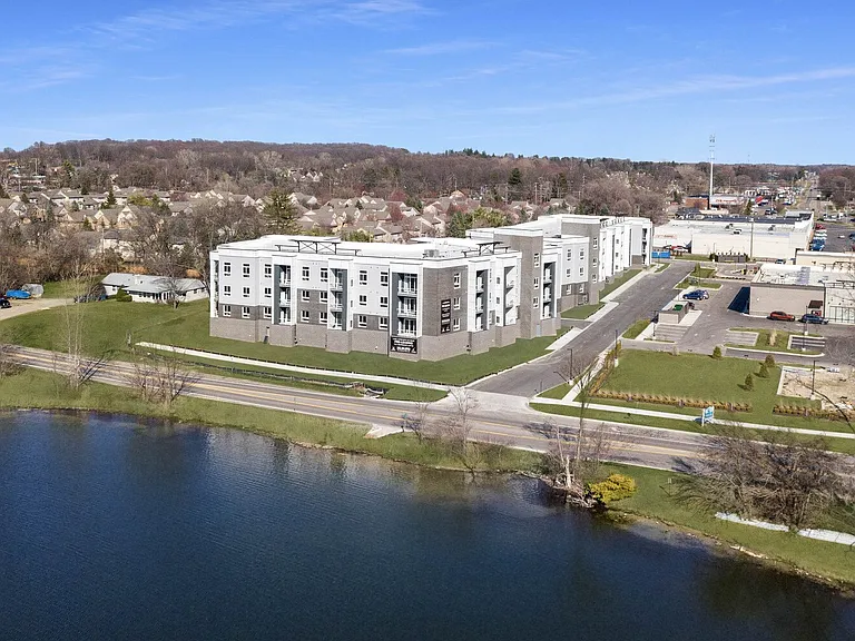 4 Corners Lakeside Apartments - White Lake, MI — Photo 41