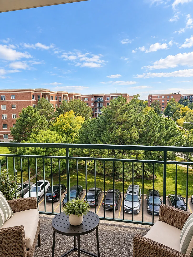 1 bed, 1000 sqft, $1,800 — Photo 2