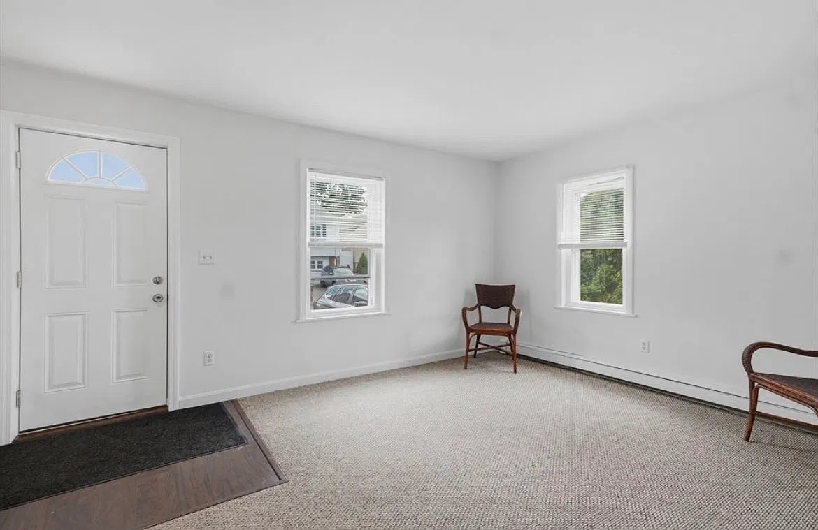 1 bed, 837 sqft, $2,300 — Photo 1