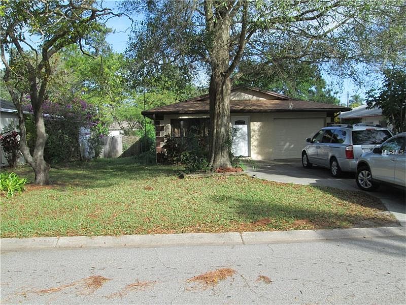 1st image of 611 33rd Ave N