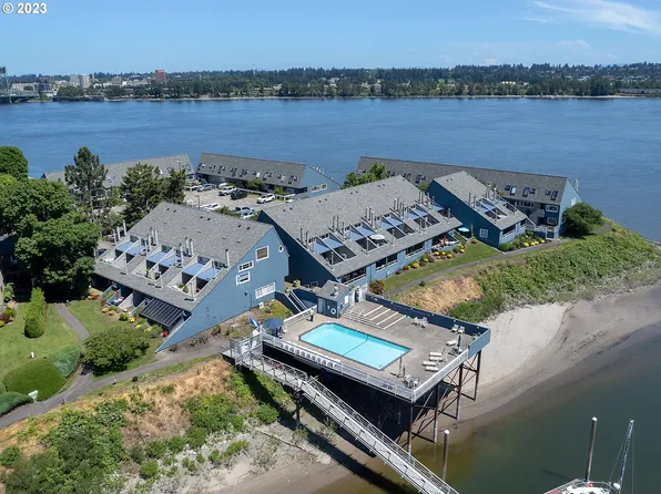 109 N Hayden Bay Dr, Portland, OR 97217