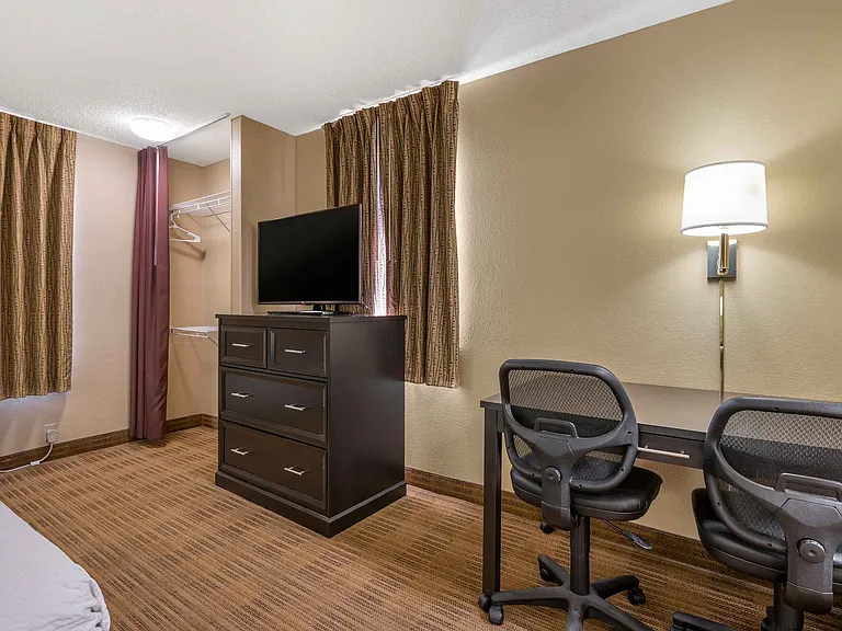 Studio Suite - 1 Queen Bed