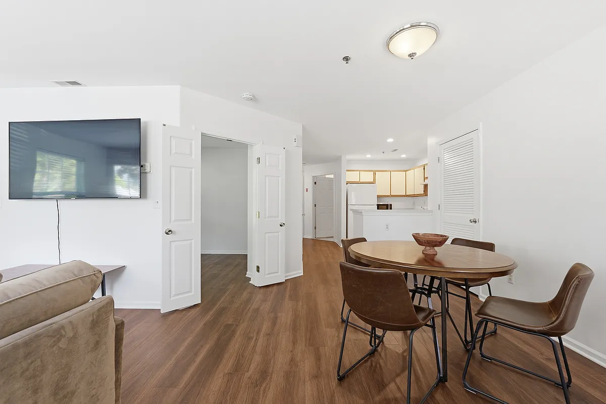 Building Photo - 5301 Tudor Dr