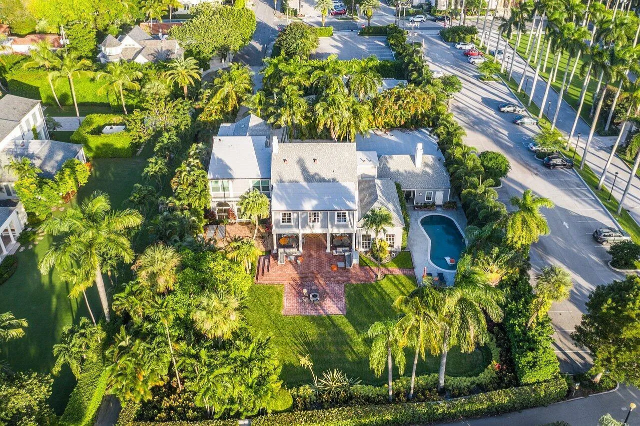 7 bed, 9.0 bath, 7380 sqft, $150,000 — Photo 1