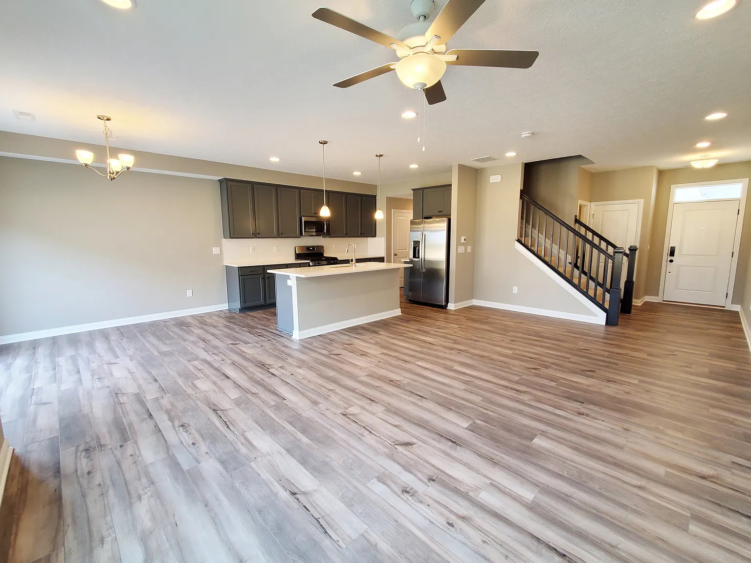 2 bed, 2.5 bath, 1524 sqft, $2,450 — Photo 3