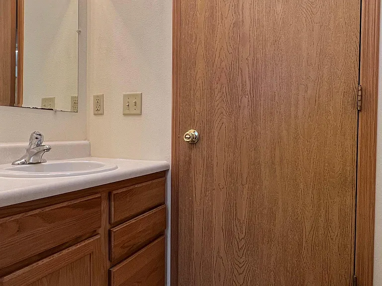 1/2 Bath