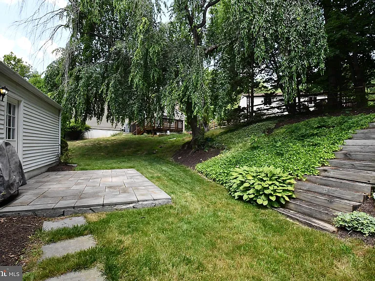 8017 Diving Cliff Ln — Photo 13