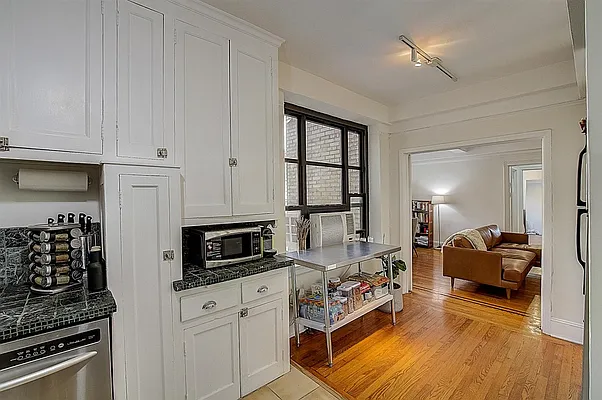 Sold by Redfin Real Estate | media 8
