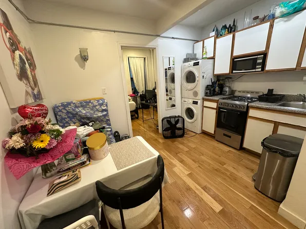 166 East 91st Street 3C image 2 of 7