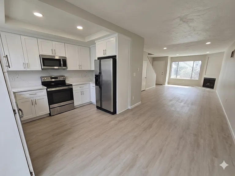 4165 Tiberon Dr — Photo 1