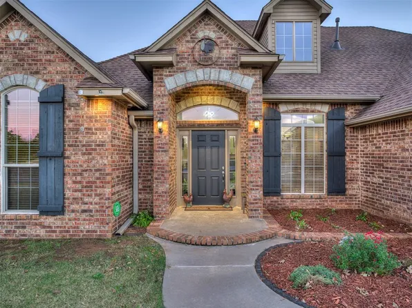 2287 Barrington Dr, Blanchard, OK 73010