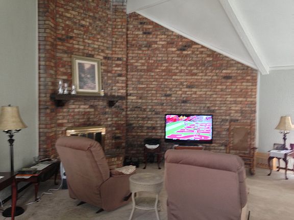 Vaulted Ceiling in Great Rms