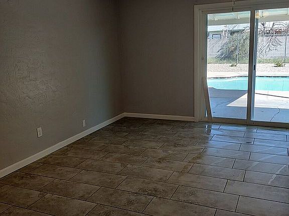 5th image of 509 S Stapley Dr