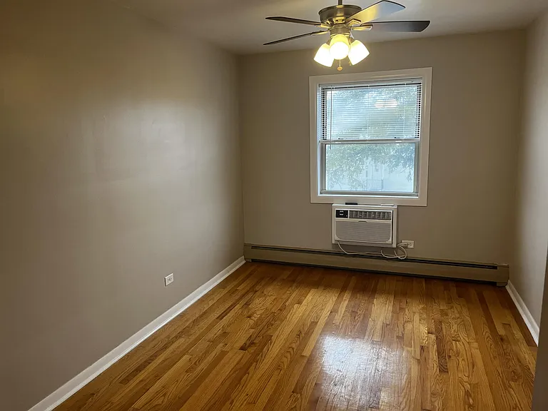 421 Burlington Ave — Photo 9