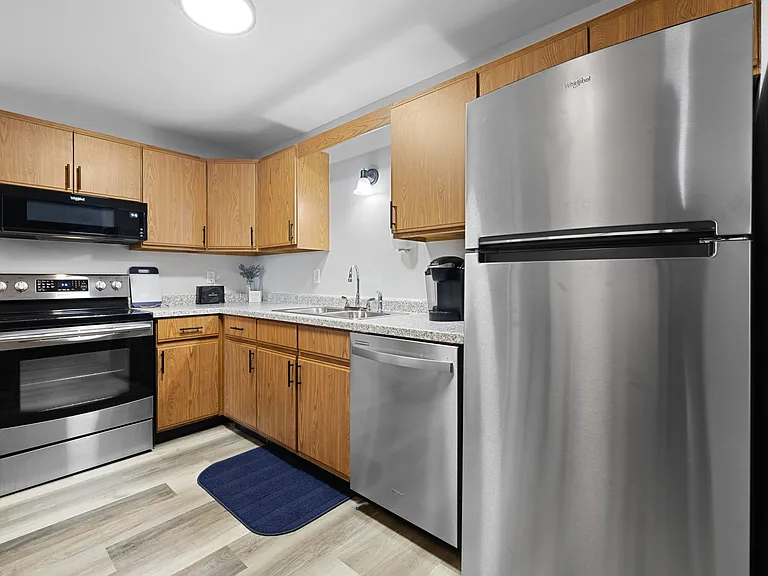 1005 S Lake St #G — Photo 12