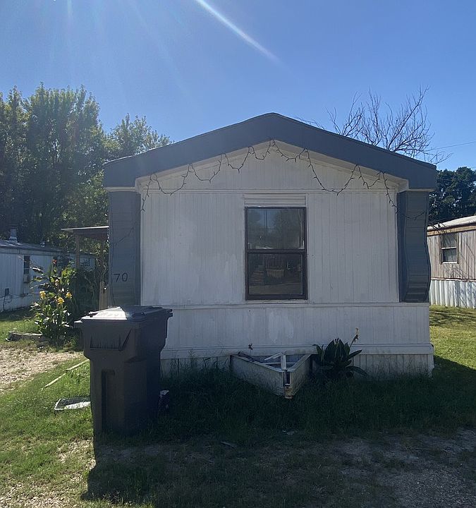 2nd image of 1305 N Floyd St Lot 70