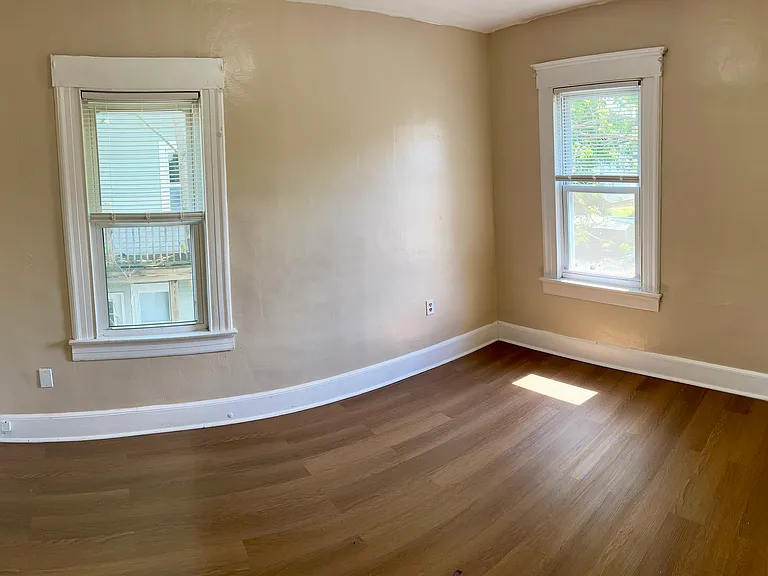 71 Schubert St — Photo 14
