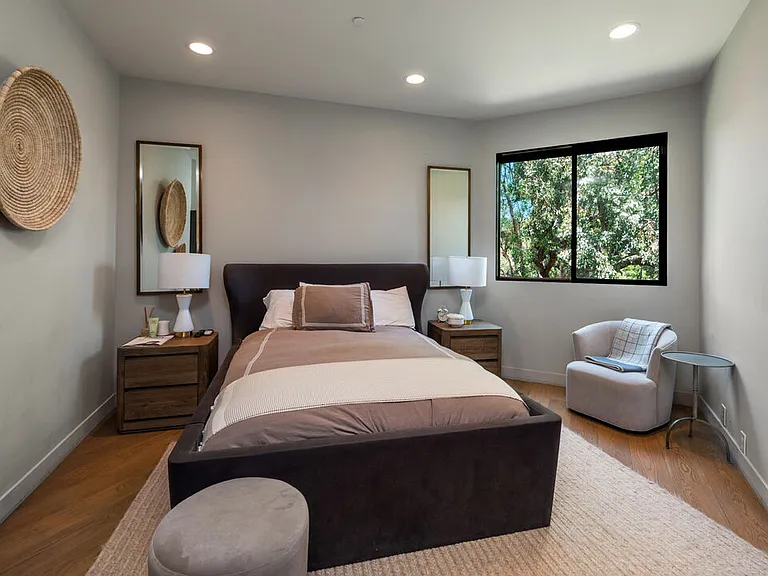 2826 Las Alturas St — Photo 35