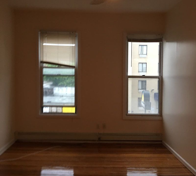 1st image of 432 39th St #3