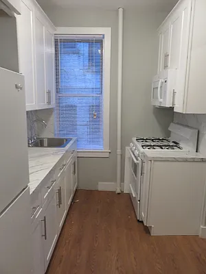 Rented by Space Real Estate | media 32