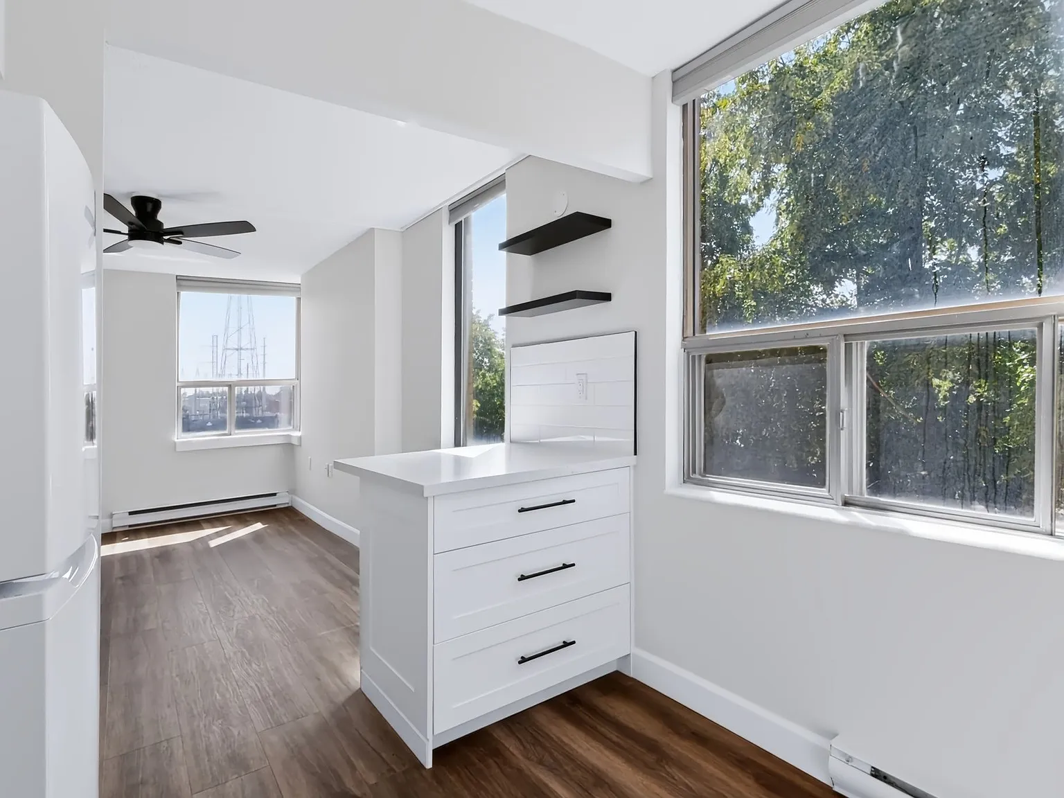 Newly Renovated 1 Bedroom - Desirable Location — Photo 3