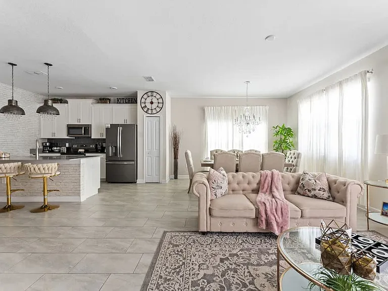 Romeo Cir — Photo 10