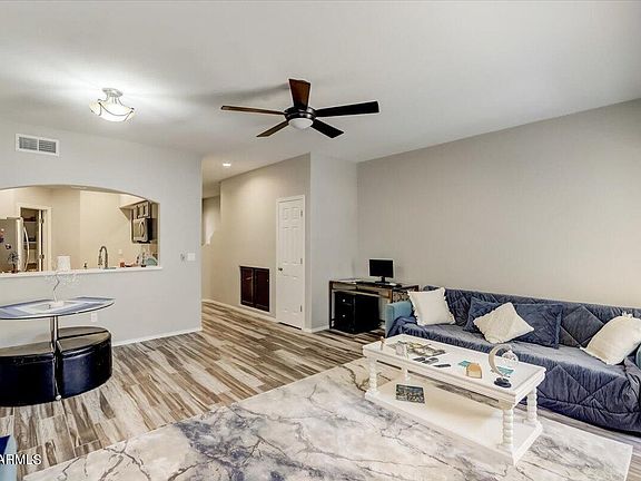 4th image of 1426 E GROVERS Avenue #12