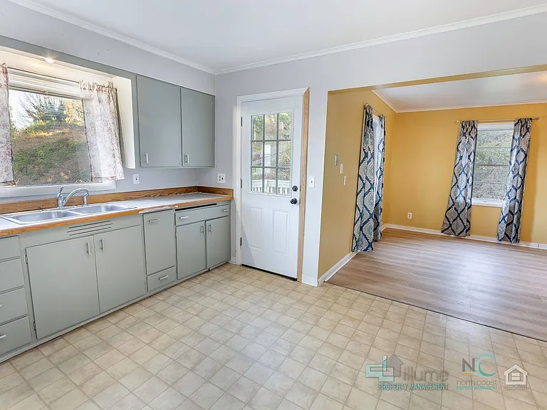 301 Alameda Ave — Photo 25