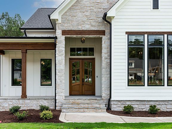 4th image of 180 Cherry Bark Dr