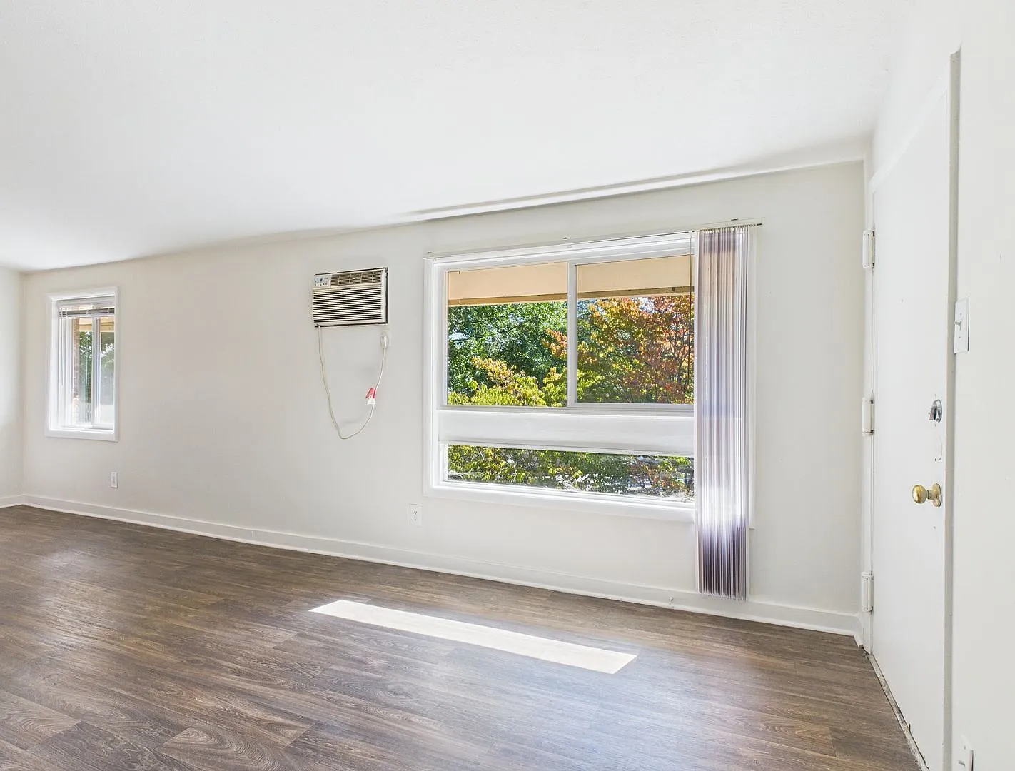 Forest Square Apartments — Photo 3