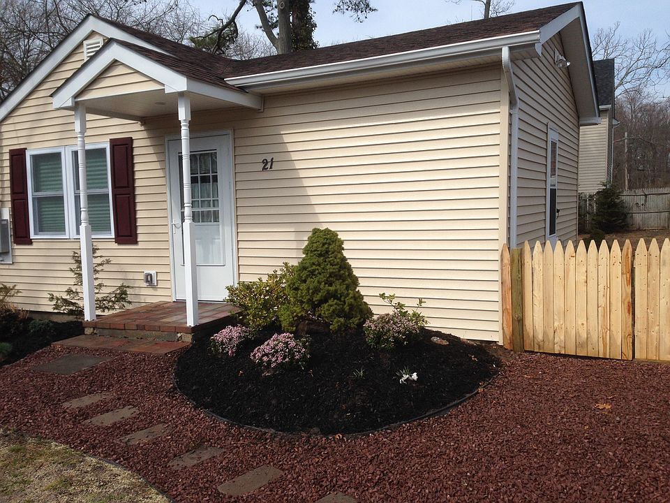 1st image of 21 Roberta St