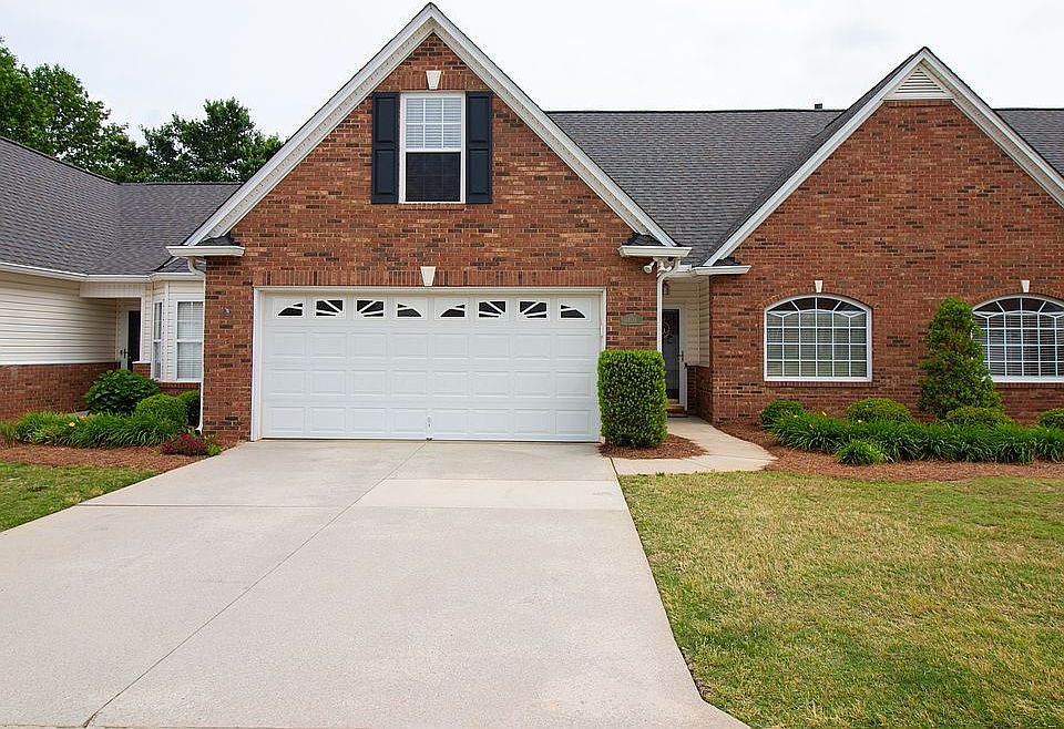 1st image of 404 Windbrooke Cir