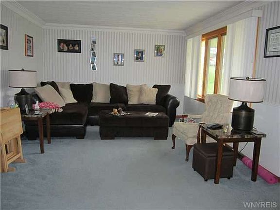 4th image of 14 Avon Dr