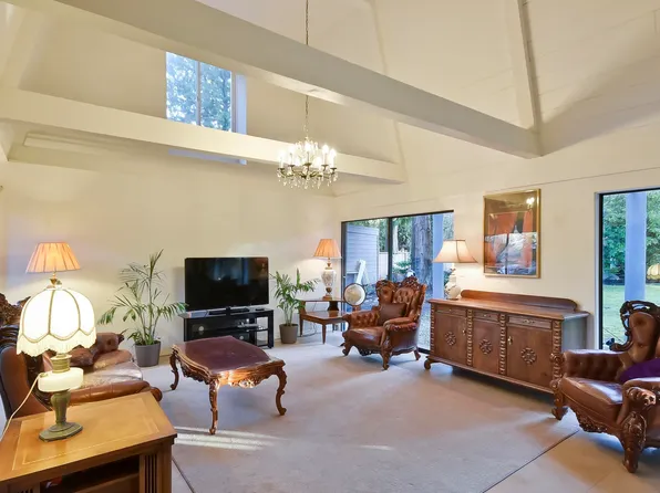 4943 Cliff Dr, Delta, BC V4M 2C2