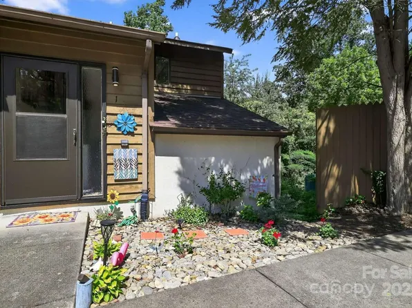 1420 11th Street Dr NW APT 1, Hickory, NC 28601