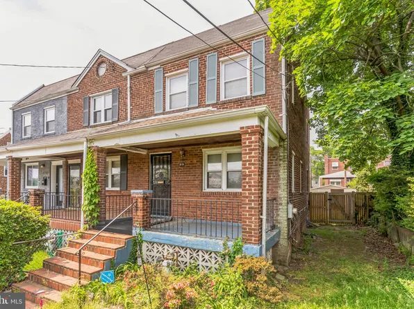 3939 R St SE, Washington, DC 20020