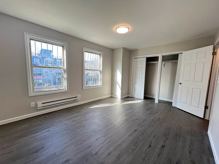 831 Bartholdi St #4D — Photo 5