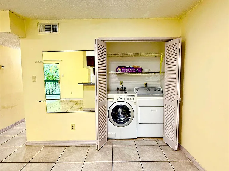8360 Jorine Dr #8360 — Photo 12