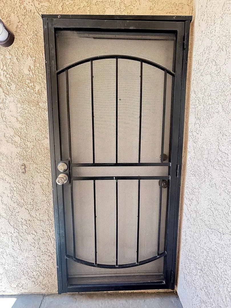 East Palmdale Townhouse — Photo 1