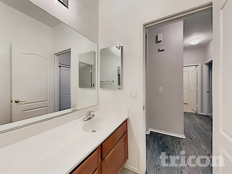 11717 W Jackson St — Photo 13