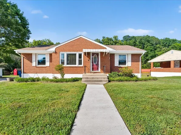 2048 Laura Rd NW, Roanoke, VA 24017