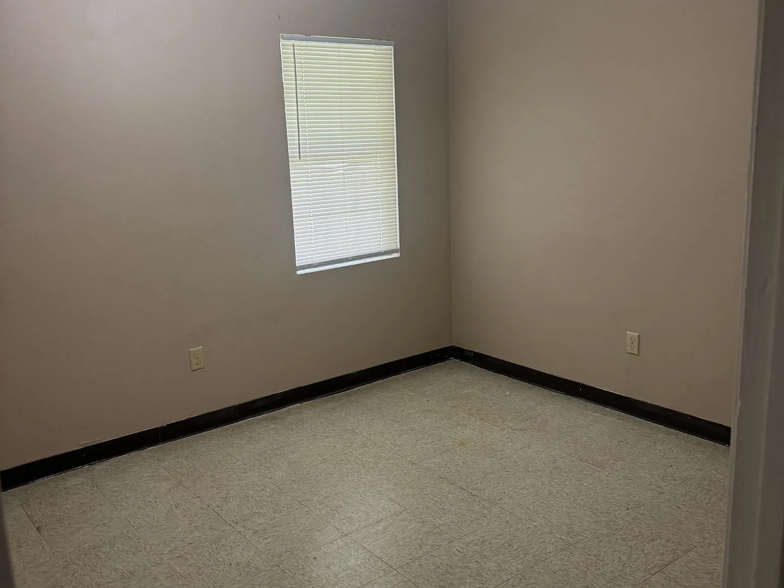 3 bed, 1120 sqft, $1,250 — Photo 4