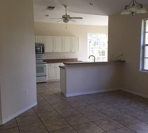 3rd image of 25230 Divot Dr