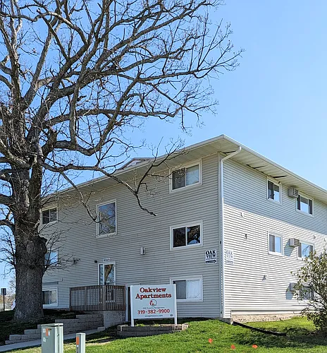 100 Oak St Photo 1